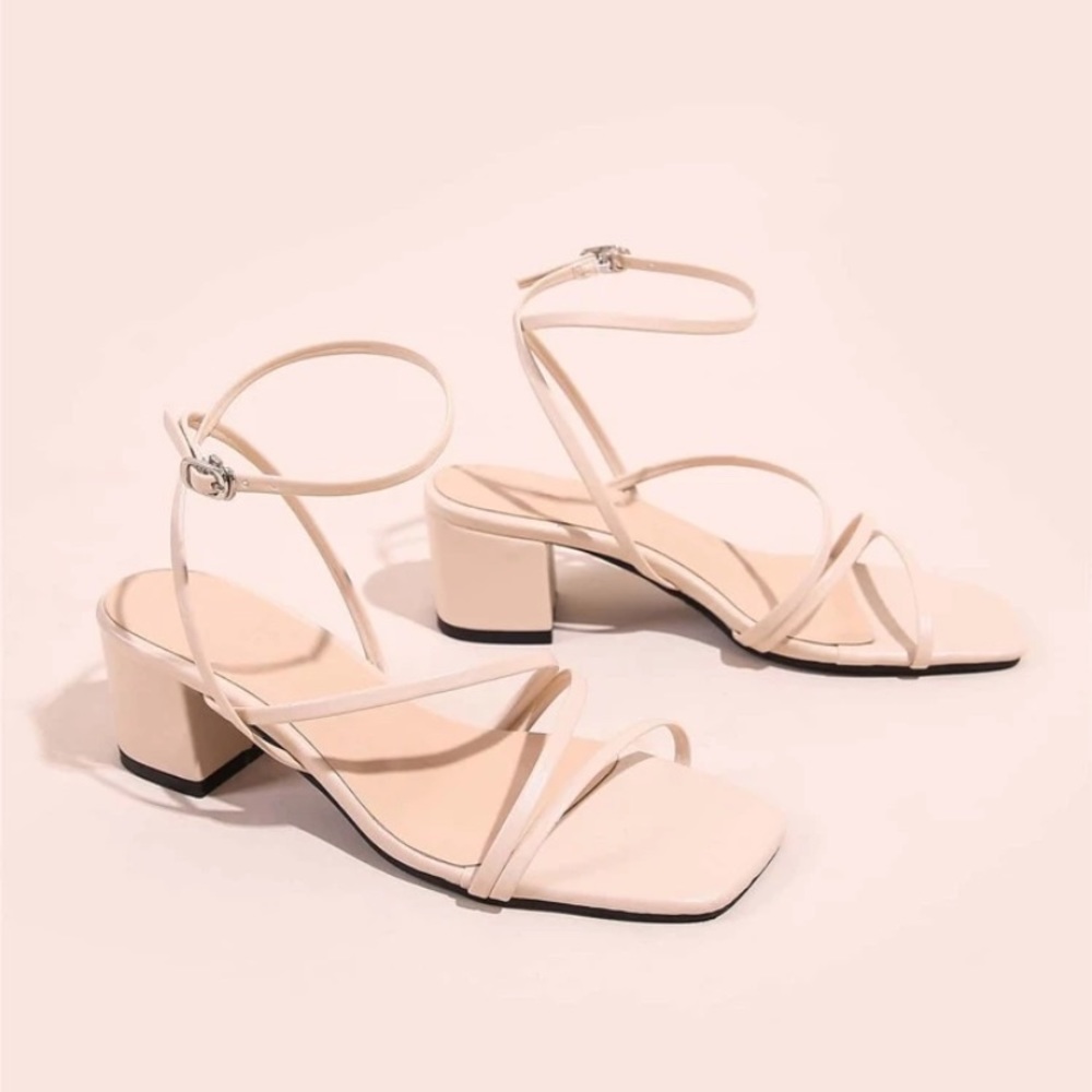 NWOT Strappy block heel sandals, size 8.5 EUR40, nude